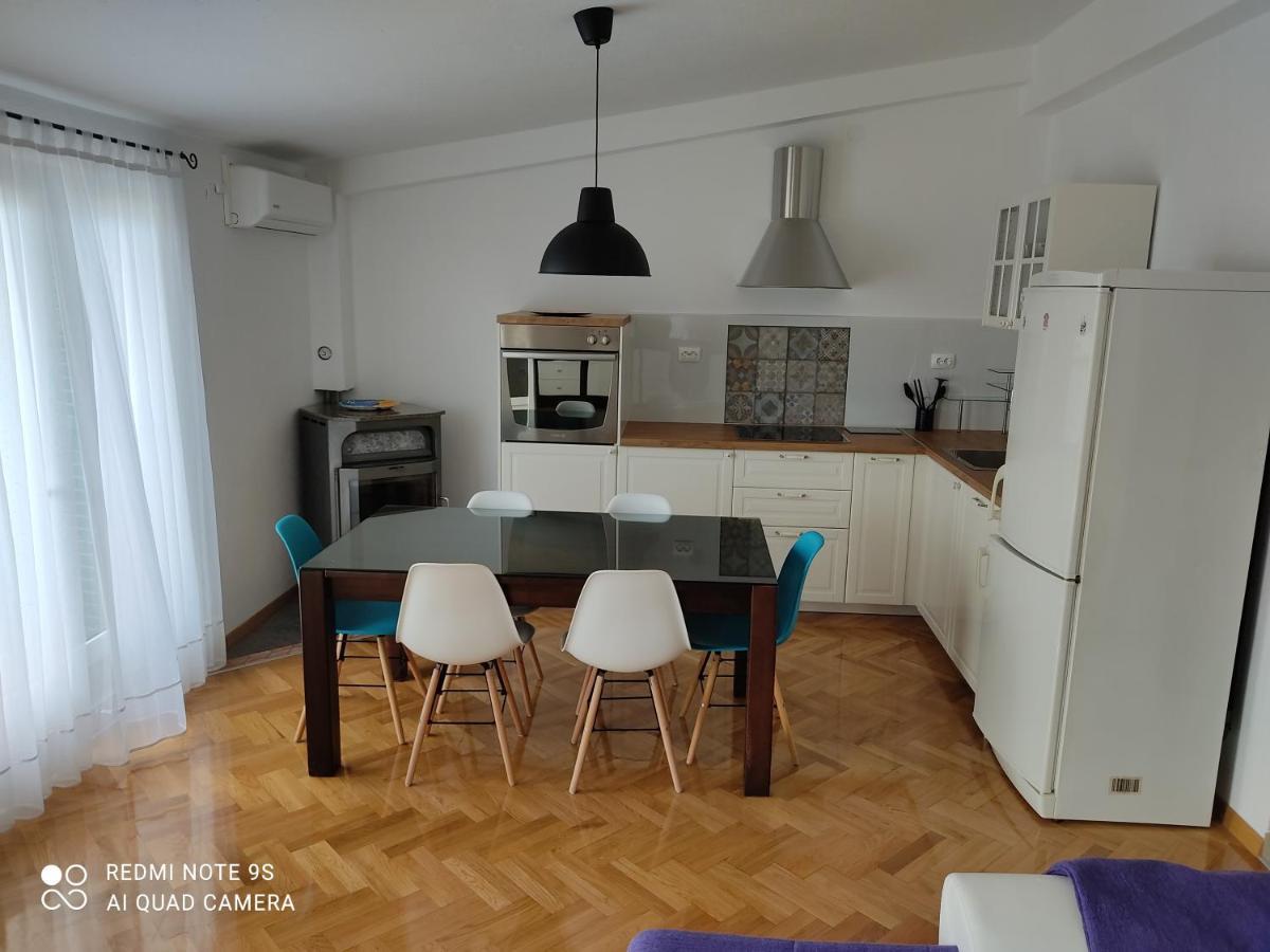 Apartmani Niko Podgora Esterno foto