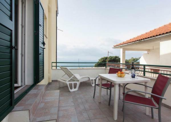 Apartmani Niko Podgora Esterno foto