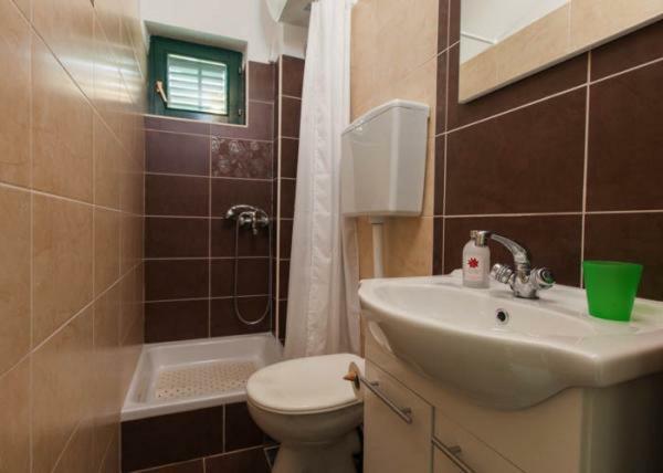 Apartmani Niko Podgora Esterno foto