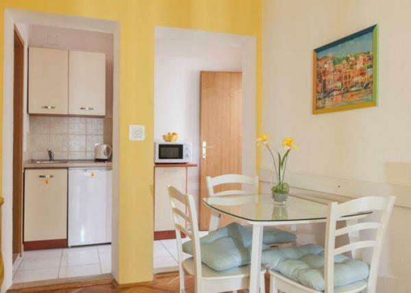 Apartmani Niko Podgora Esterno foto