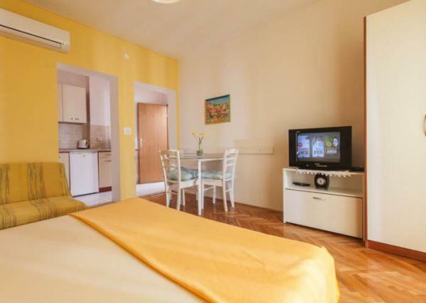 Apartmani Niko Podgora Esterno foto