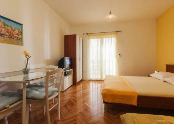 Apartmani Niko Podgora Esterno foto