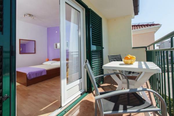 Apartmani Niko Podgora Esterno foto